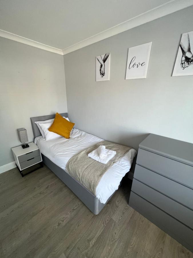 3 Bed Luxury Open Plan Living Villa Rayleigh Exterior foto